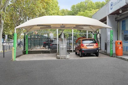 Eléphant Bleu, Station de Lavage à Saint-Denis