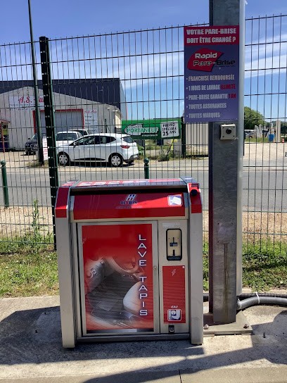 Carwash Gallery, Station de Lavage à Maillot