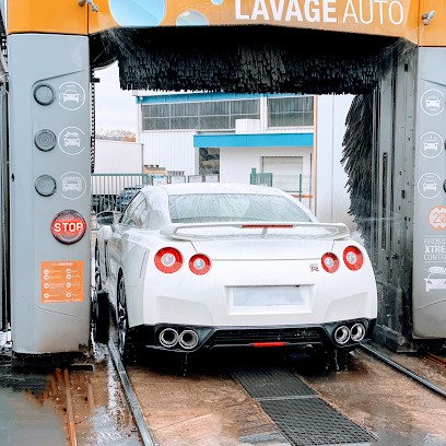 Station / L'Art Du Lavage, Station de Lavage à Lissieu