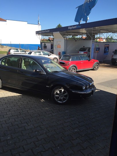 Eléphant Bleu, Station de Lavage à Digoin